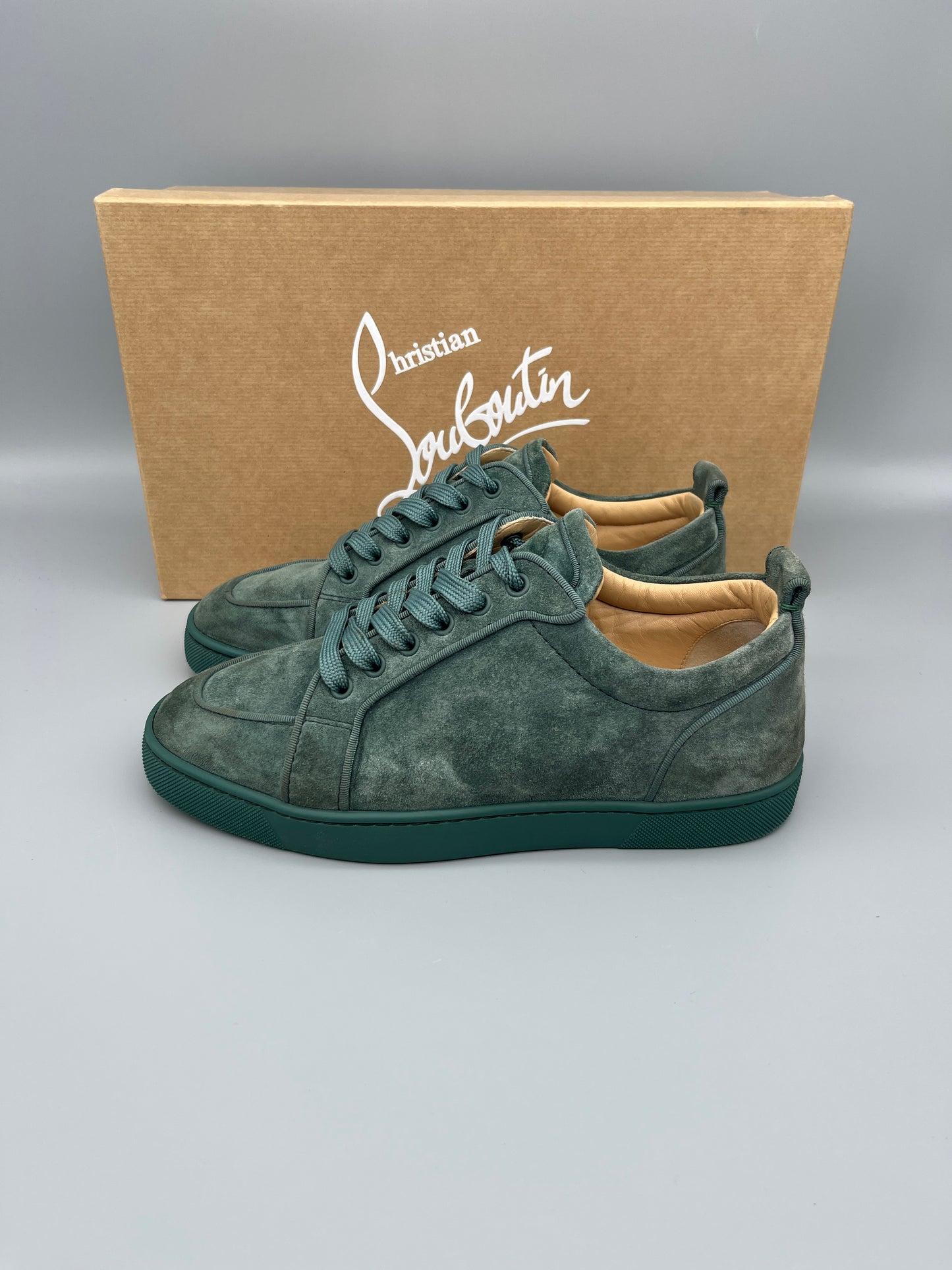 Louboutin Rantulow Sneakers i mocka, storlek 40 – äkthetsverifierade christian louboutin skor