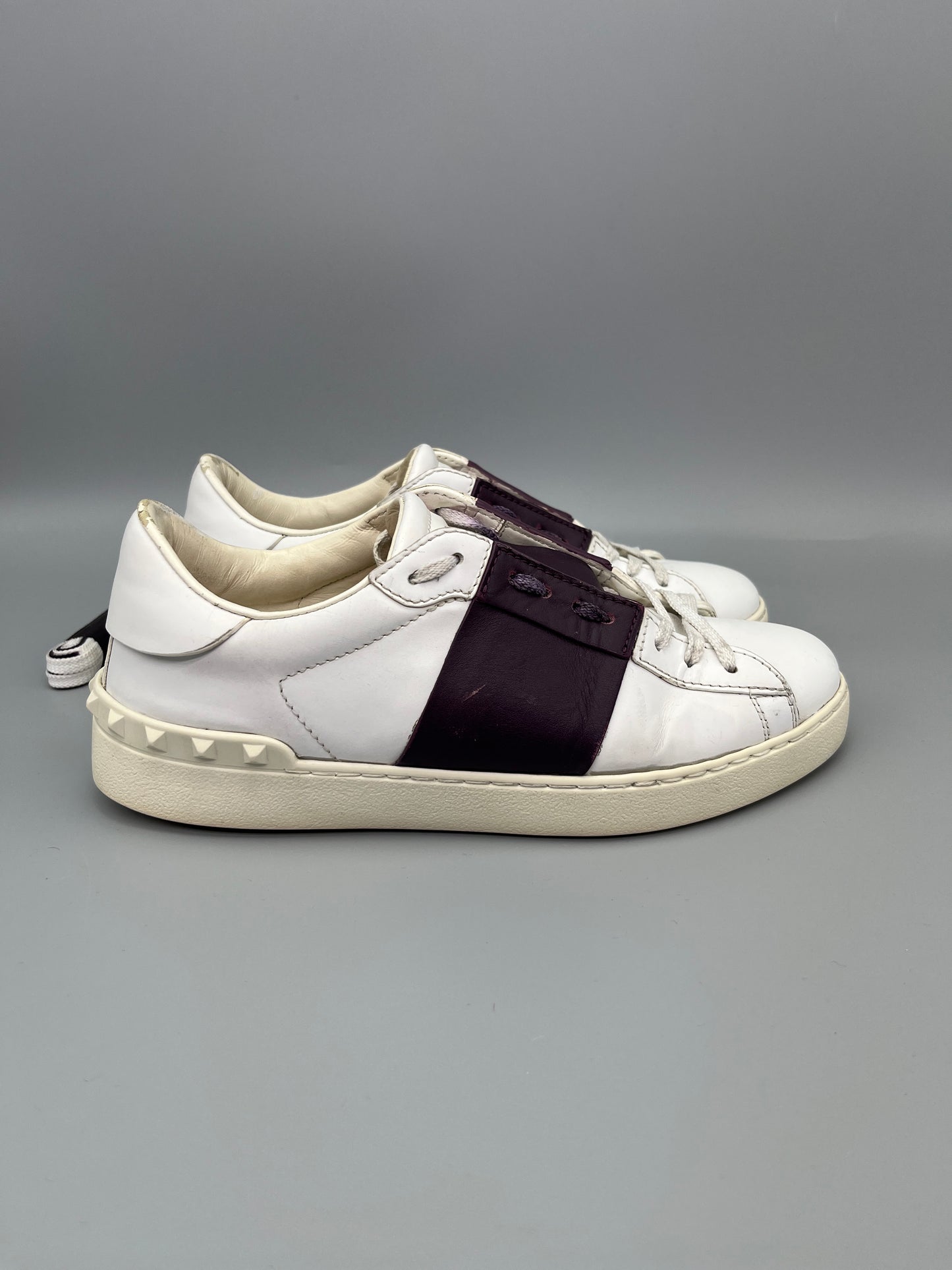 Handla Valentino Garavani Open Purple online | Smidigt och enkelt på nätet - The Grand Archive |