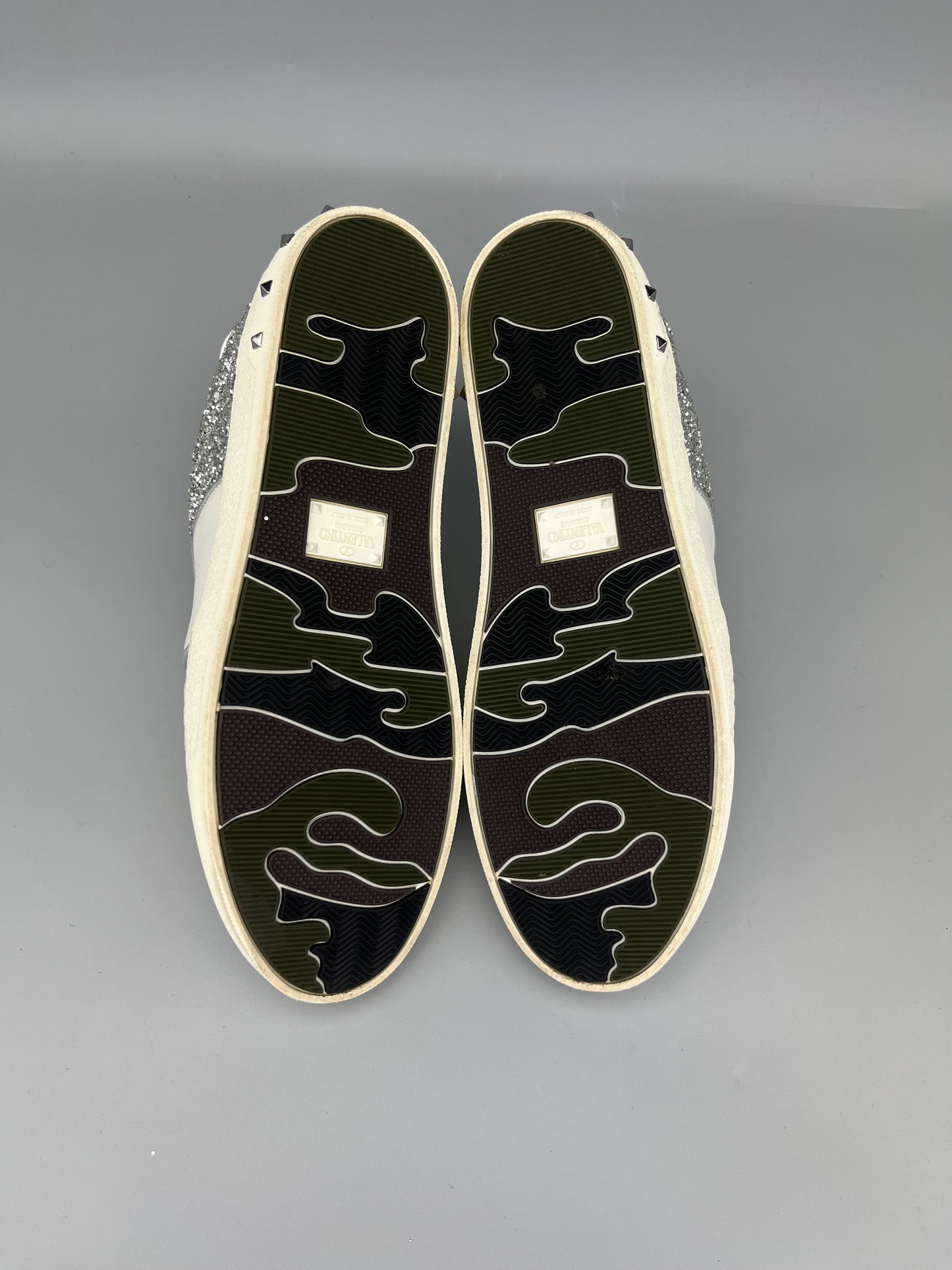 Valentino Garavani Flycrew Sneaker In Silver Glitter