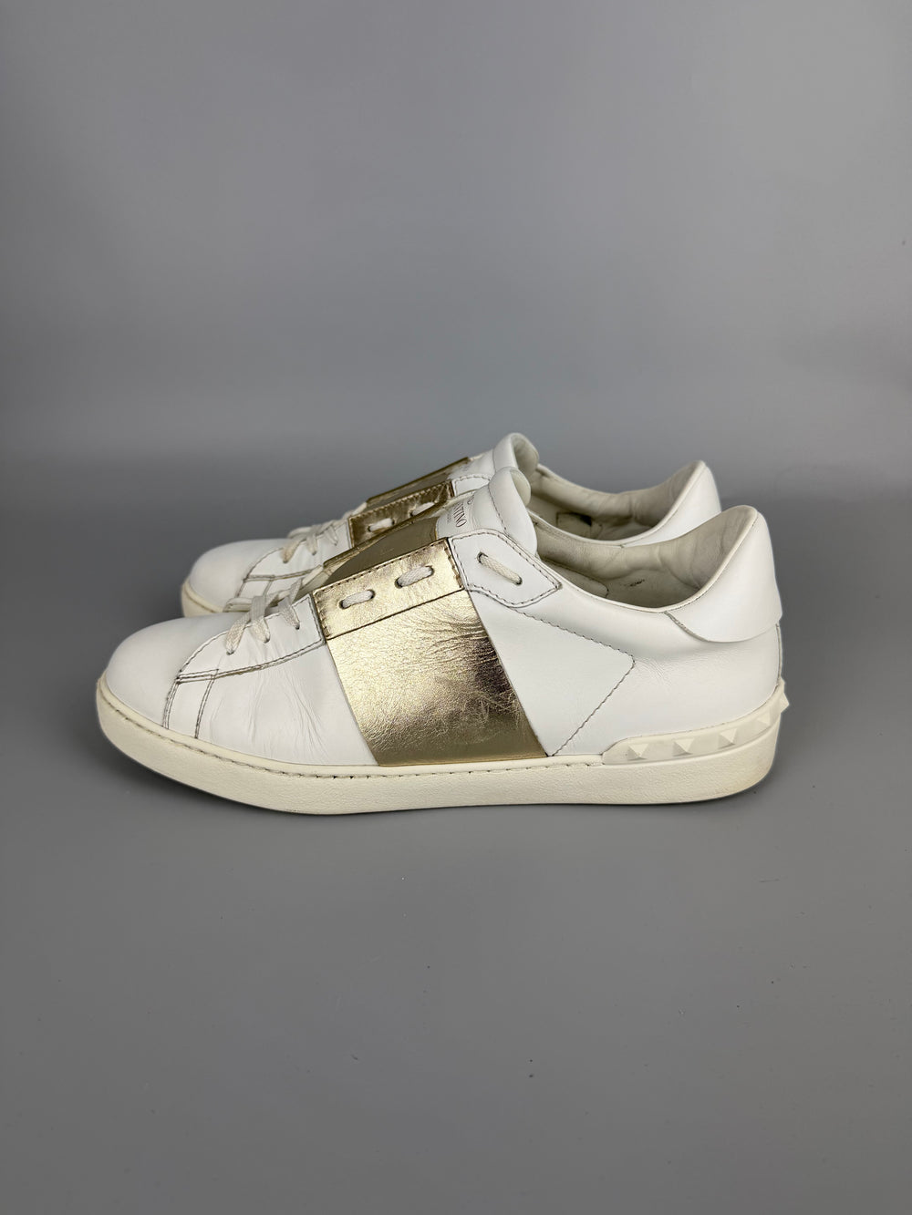 Valentino Open Sneaker Gold | 44