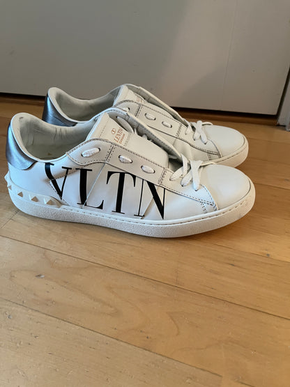 Valentino 41