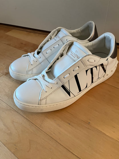 Valentino 41