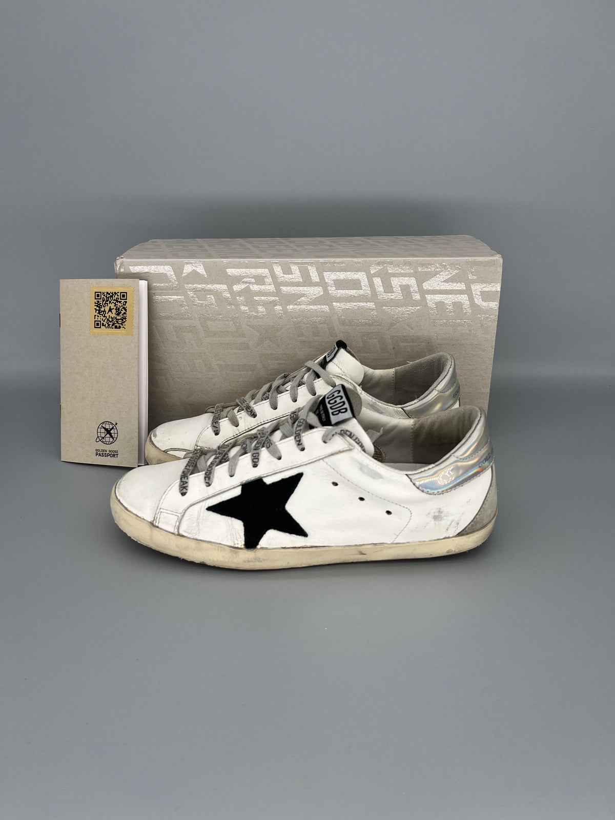 Golden Goose Superstar Sneaker | 40