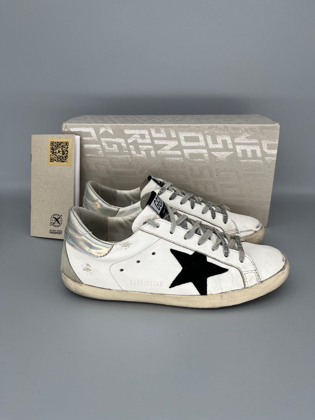Golden Goose Superstar Sneaker | 40