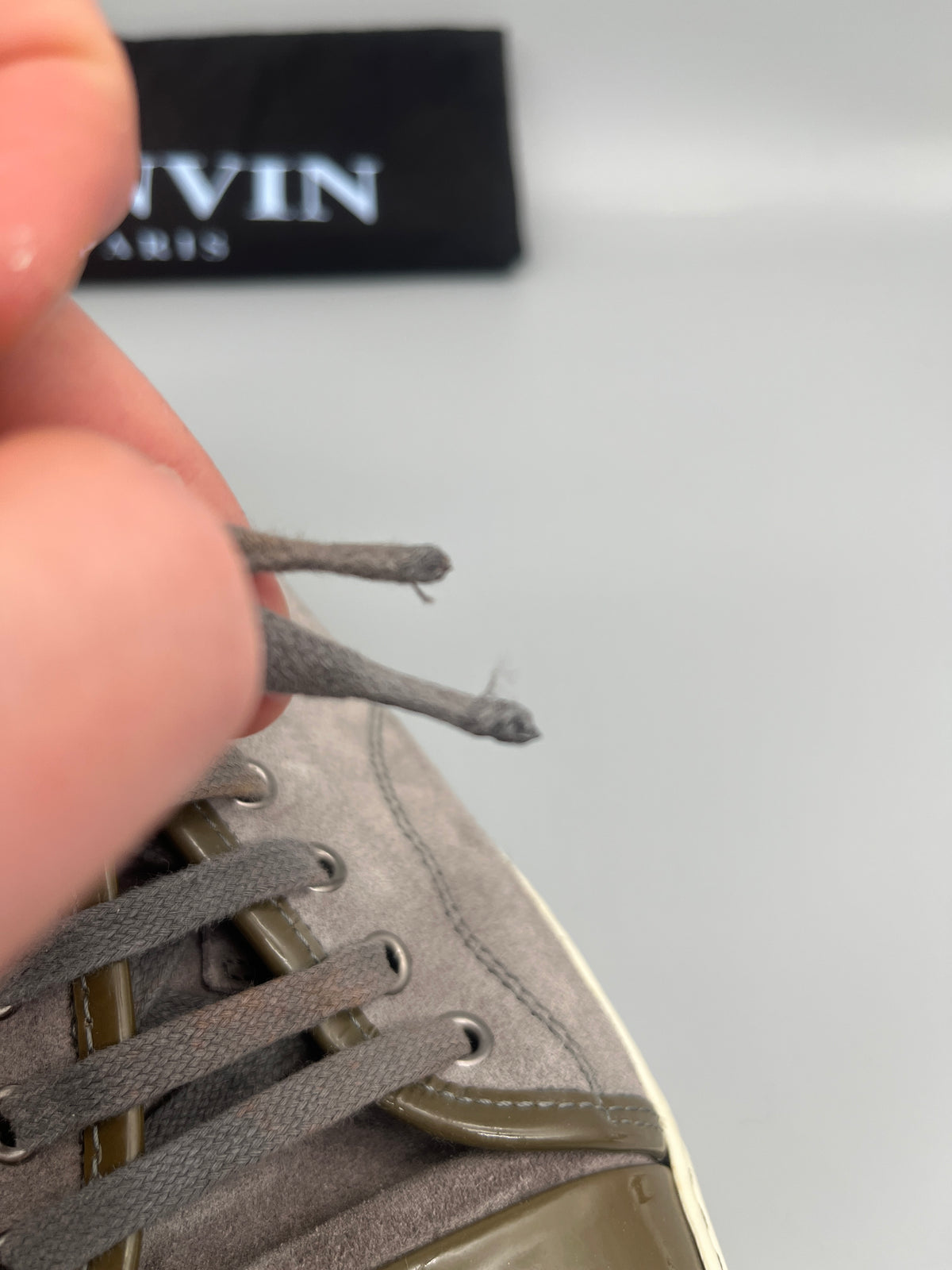 Handla Lanvin DBB1 Patent Cap Toe Grey online | Smidigt och enkelt på nätet - The Grand Archive |