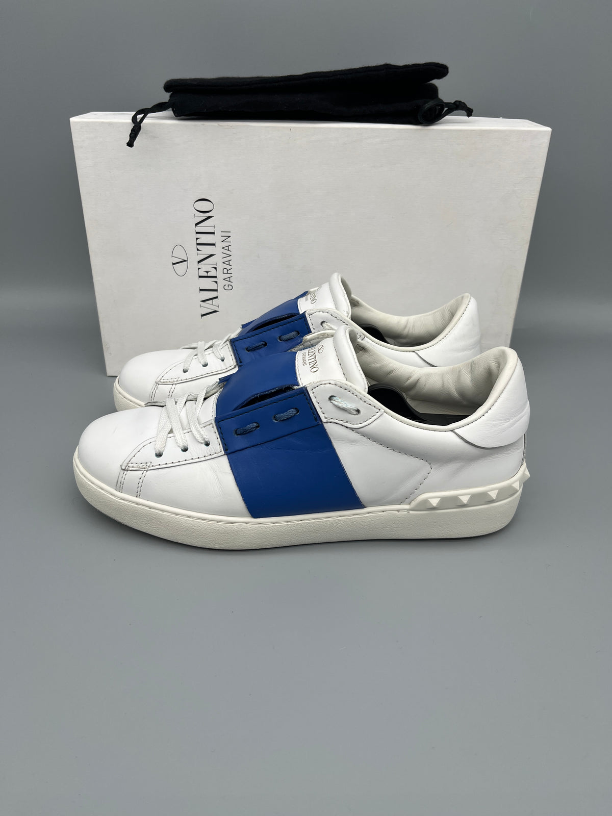 Valentino Garavani Open sneakers i läder, storlek 40 – äkthetsverifierade secondhand designerskor