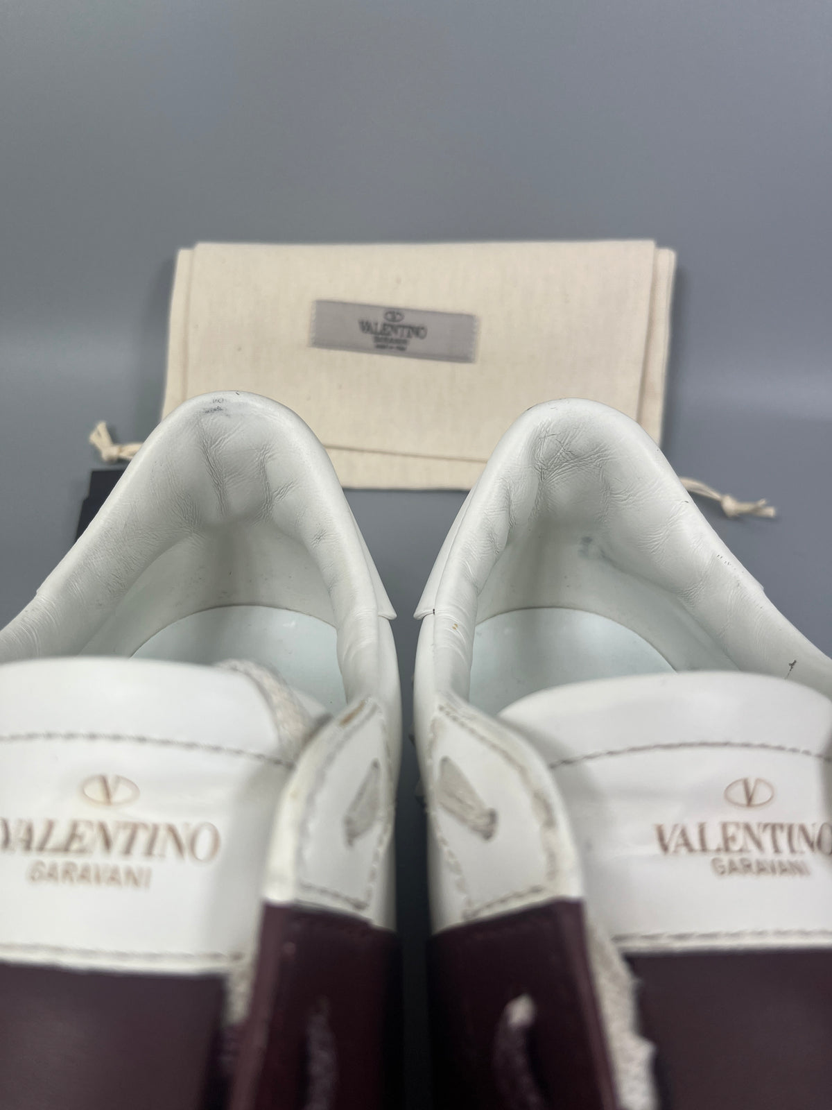 Valentino Open Sneaker inuti bakhäl  | The Grand Archive |