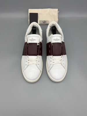 Handla Valentino Garavani Open Burgundy online | Smidigt och enkelt på nätet - The Grand Archive |