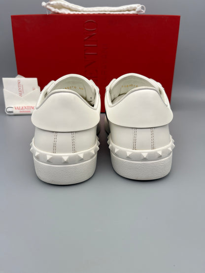 Handla Valentino Garavani Open White Black online | Smidigt och enkelt på nätet - The Grand Archive |
