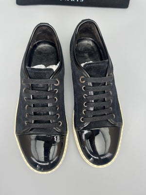 Handla Lanvin Dbb1 Patent Cap Toe Sneaker online | Smidigt och enkelt på nätet - The Grand Archive |