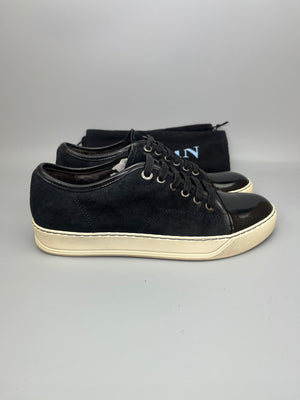 Handla Lanvin Dbb1 Patent Cap Toe Sneaker online | Smidigt och enkelt på nätet - The Grand Archive |