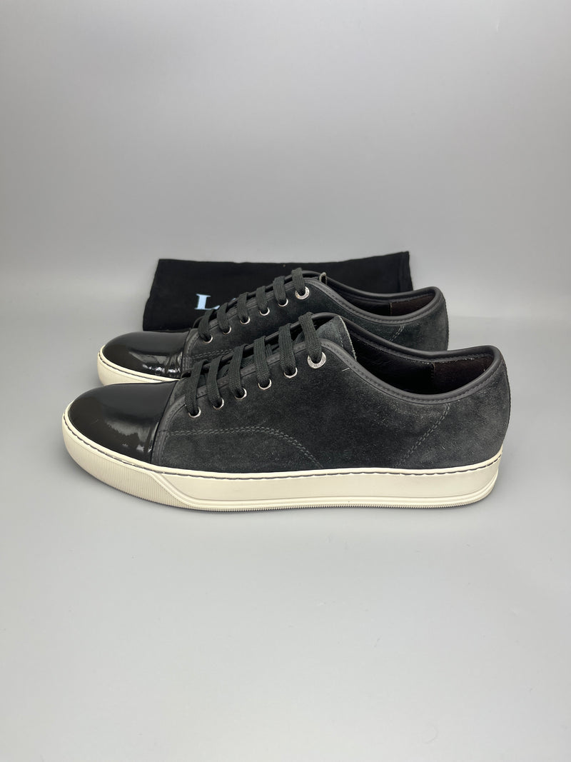Handla Lanvin Dbb1 Patent Cap Toe Sneaker online | Smidigt och enkelt på nätet - The Grand Archive |