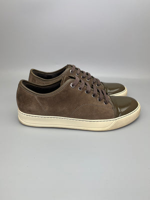 Handla Lanvin Dbb1 Patent Cap Toe Sneaker online | Smidigt och enkelt på nätet - The Grand Archive |