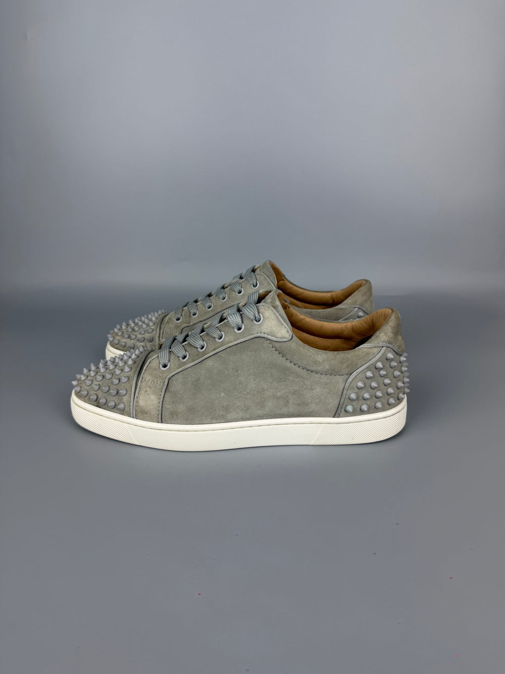 Christian Louboutin Seavaste Spikes Sneaker Grey | 43.5