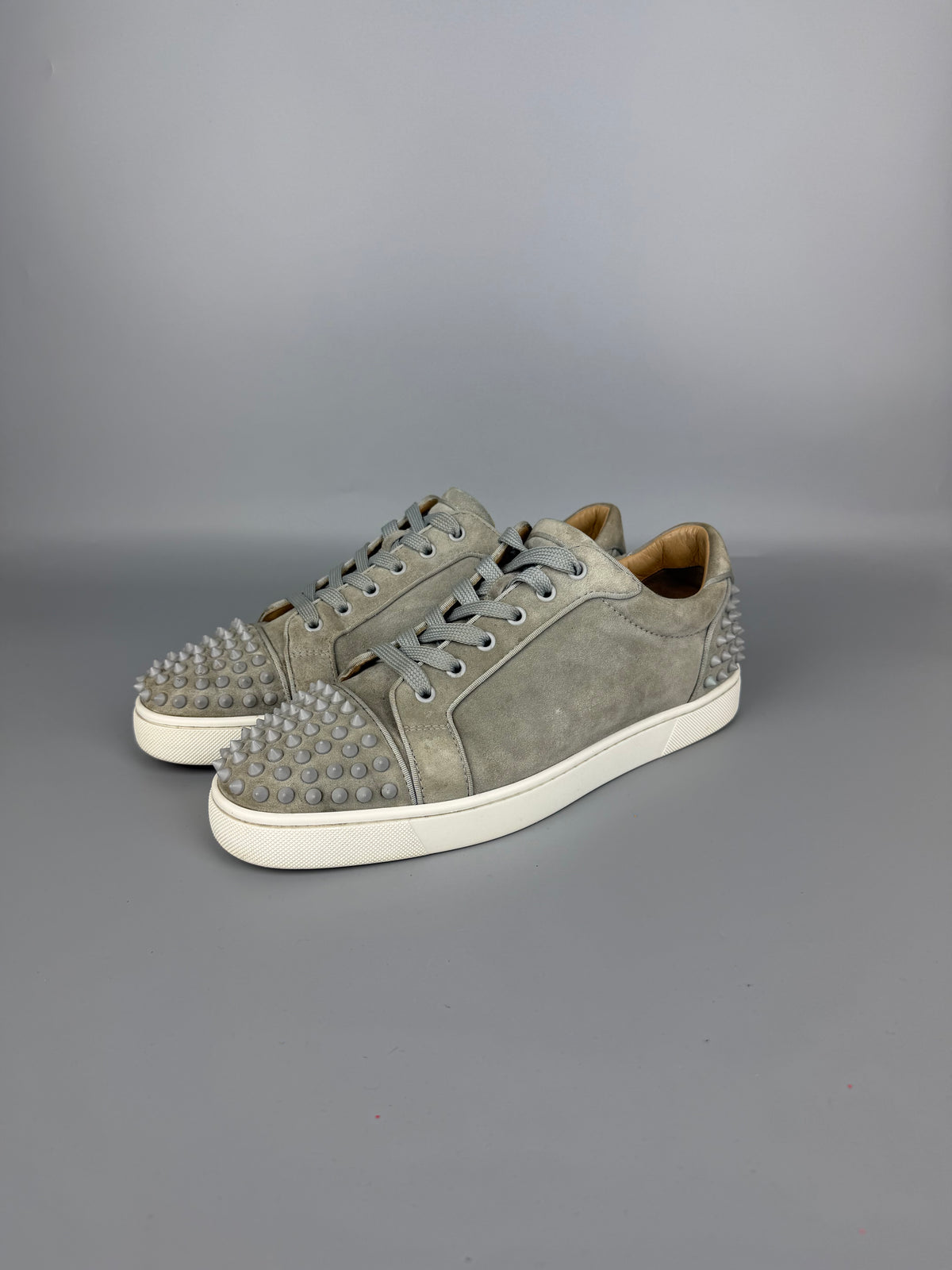Christian Louboutin Seavaste Spikes Sneaker Grey | 43.5