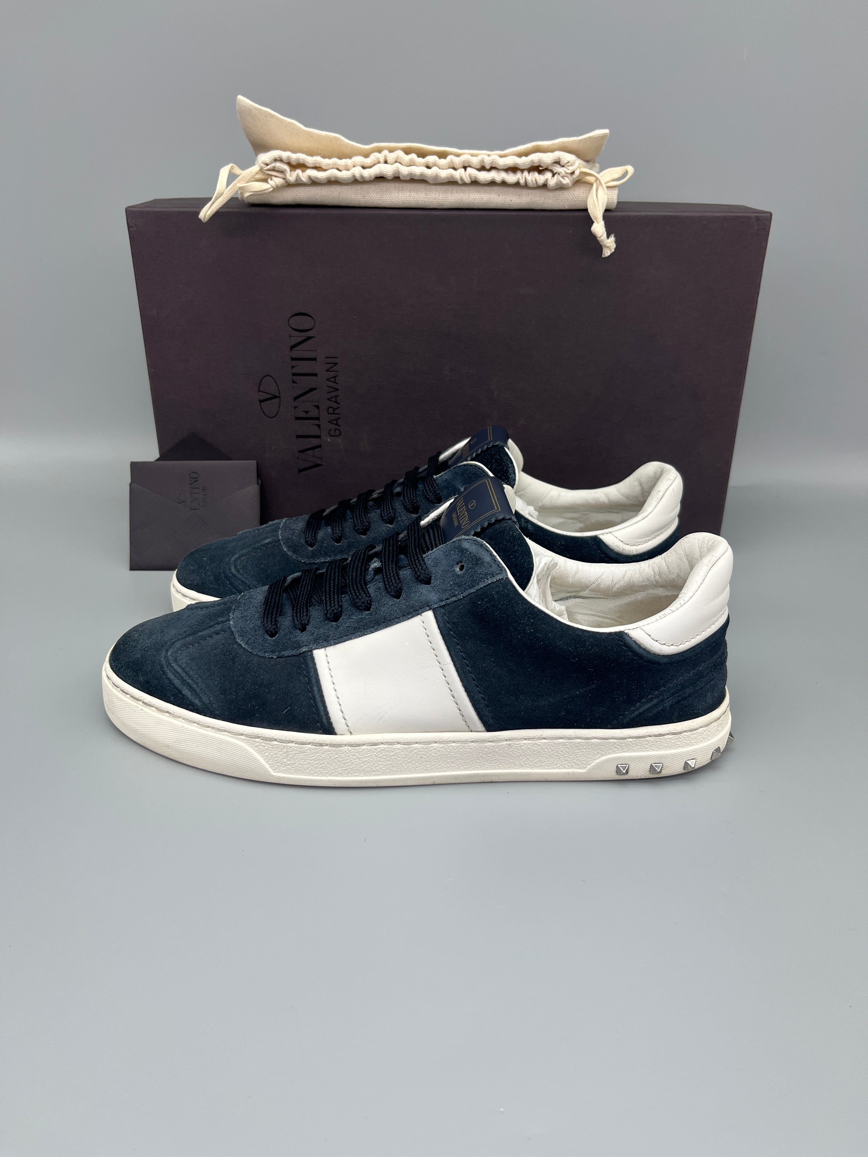 Valentino Flycrew Sneaker Navy | 41 – The Grand Archive