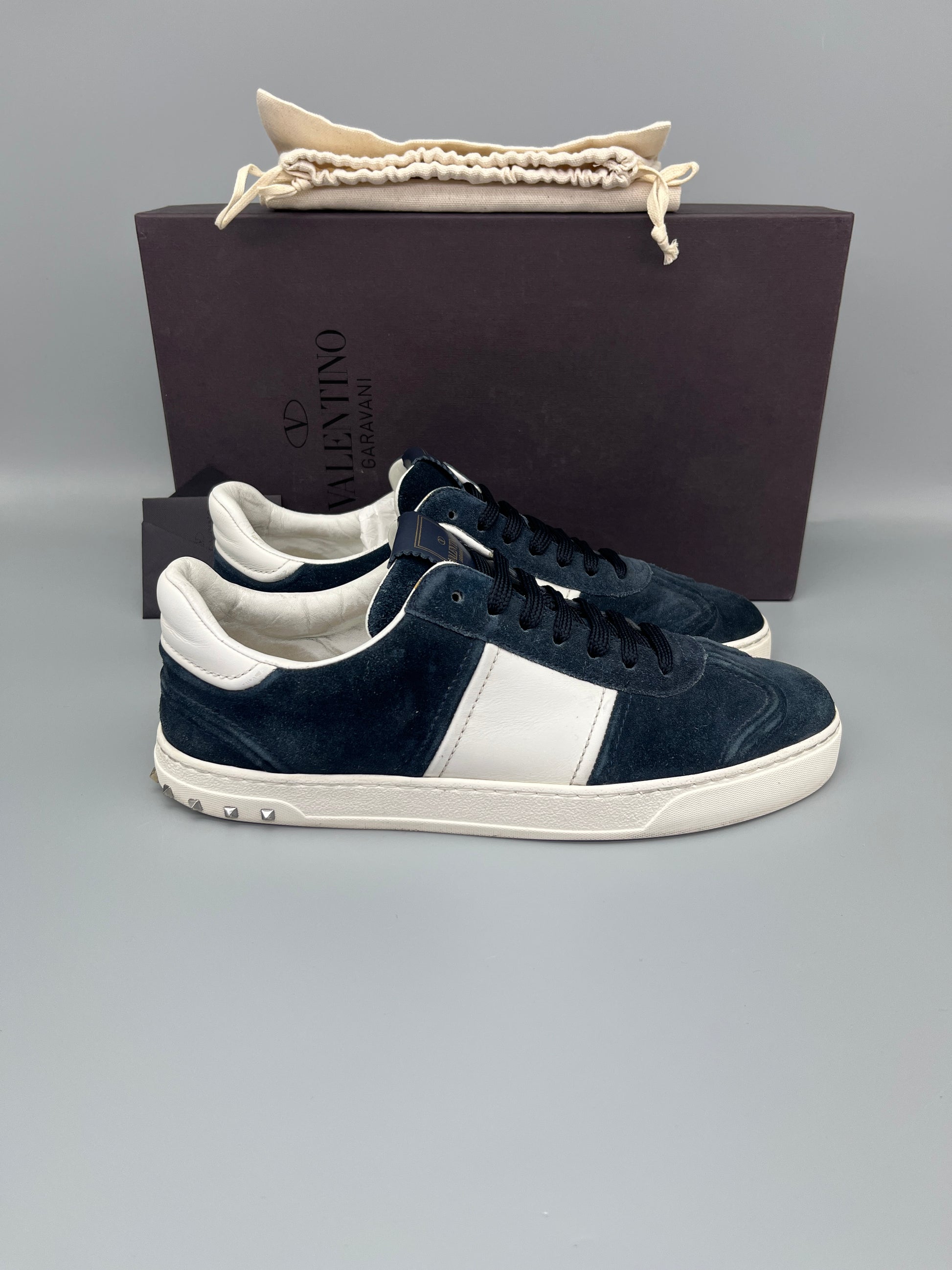 Handla Valentino Flycrew Sneaker Navy online | Smidigt och enkelt på nätet - The Grand Archive |