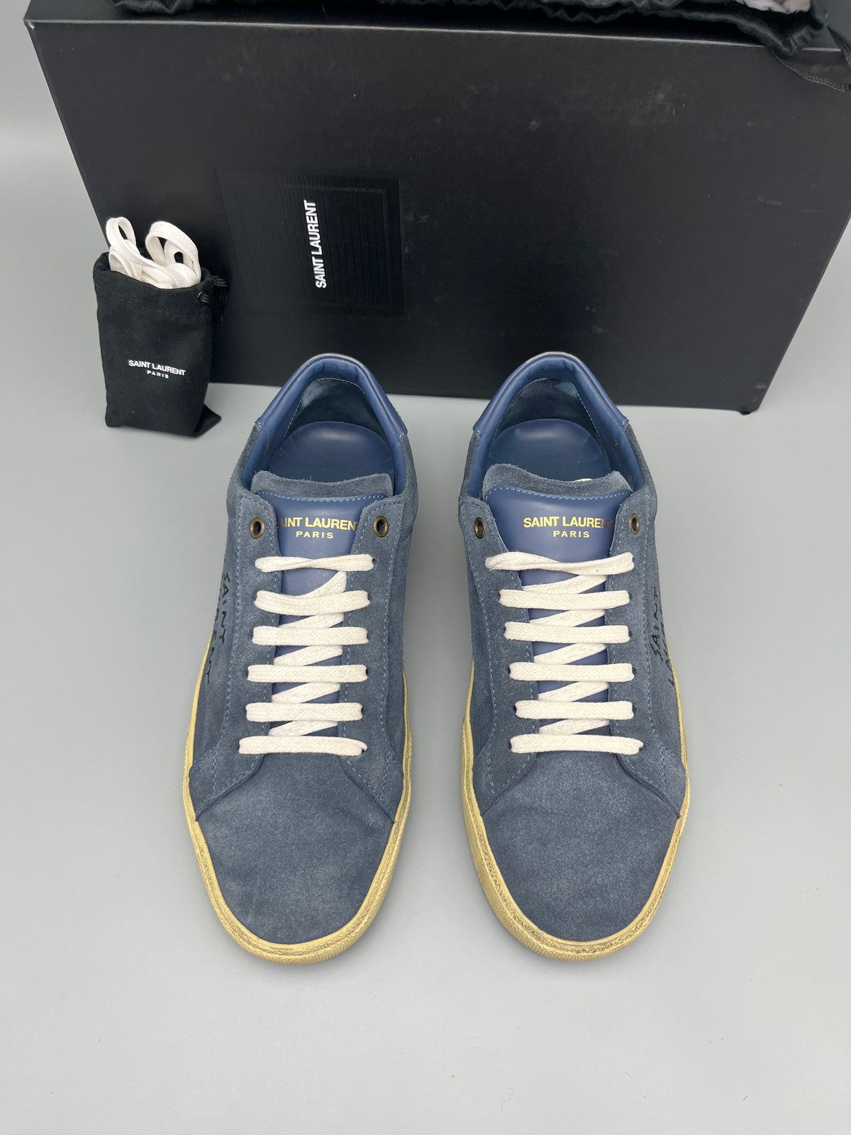 Handla Saint Laurent SL/06 Sneaker online | Smidigt och enkelt på nätet - The Grand Archive |