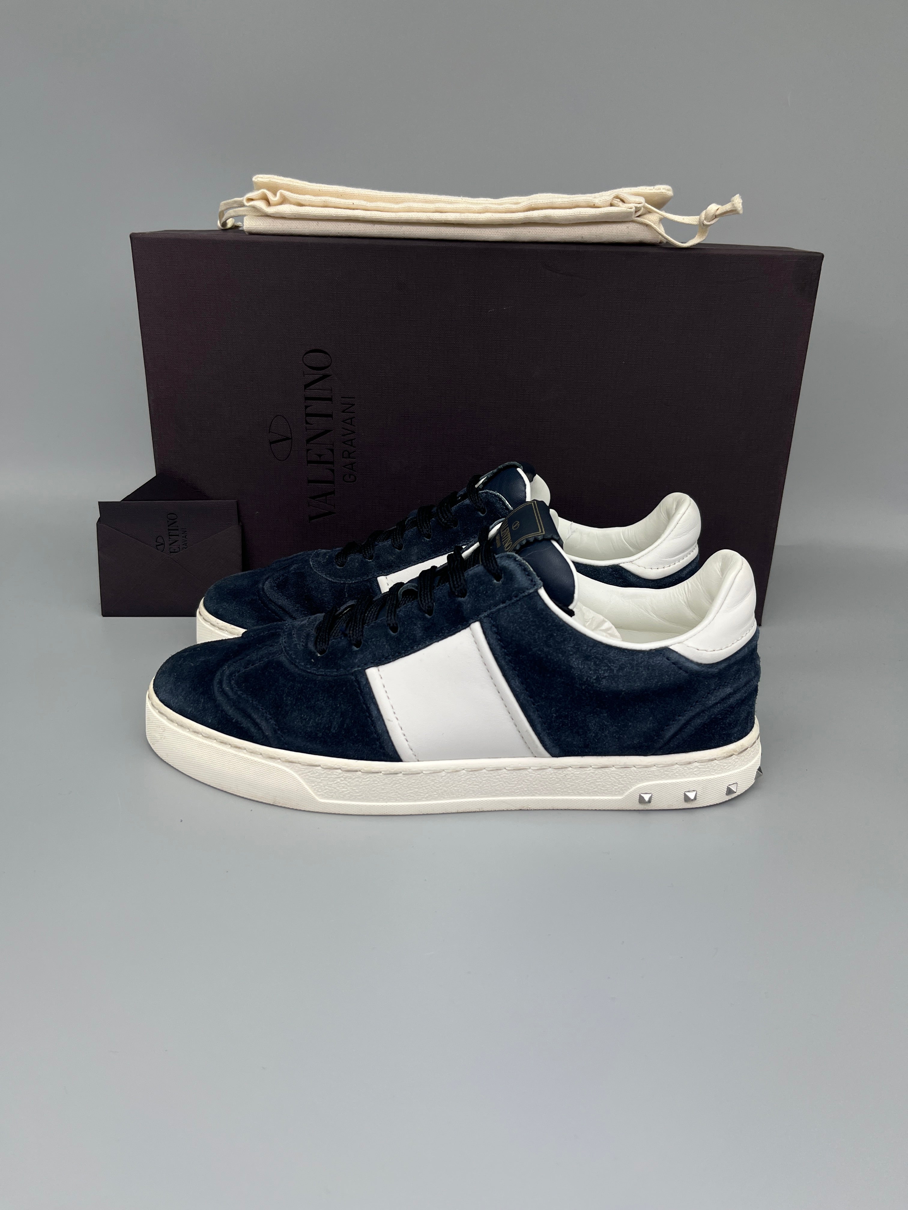 Valentino Flycrew Sneaker Navy | 39 – The Grand Archive