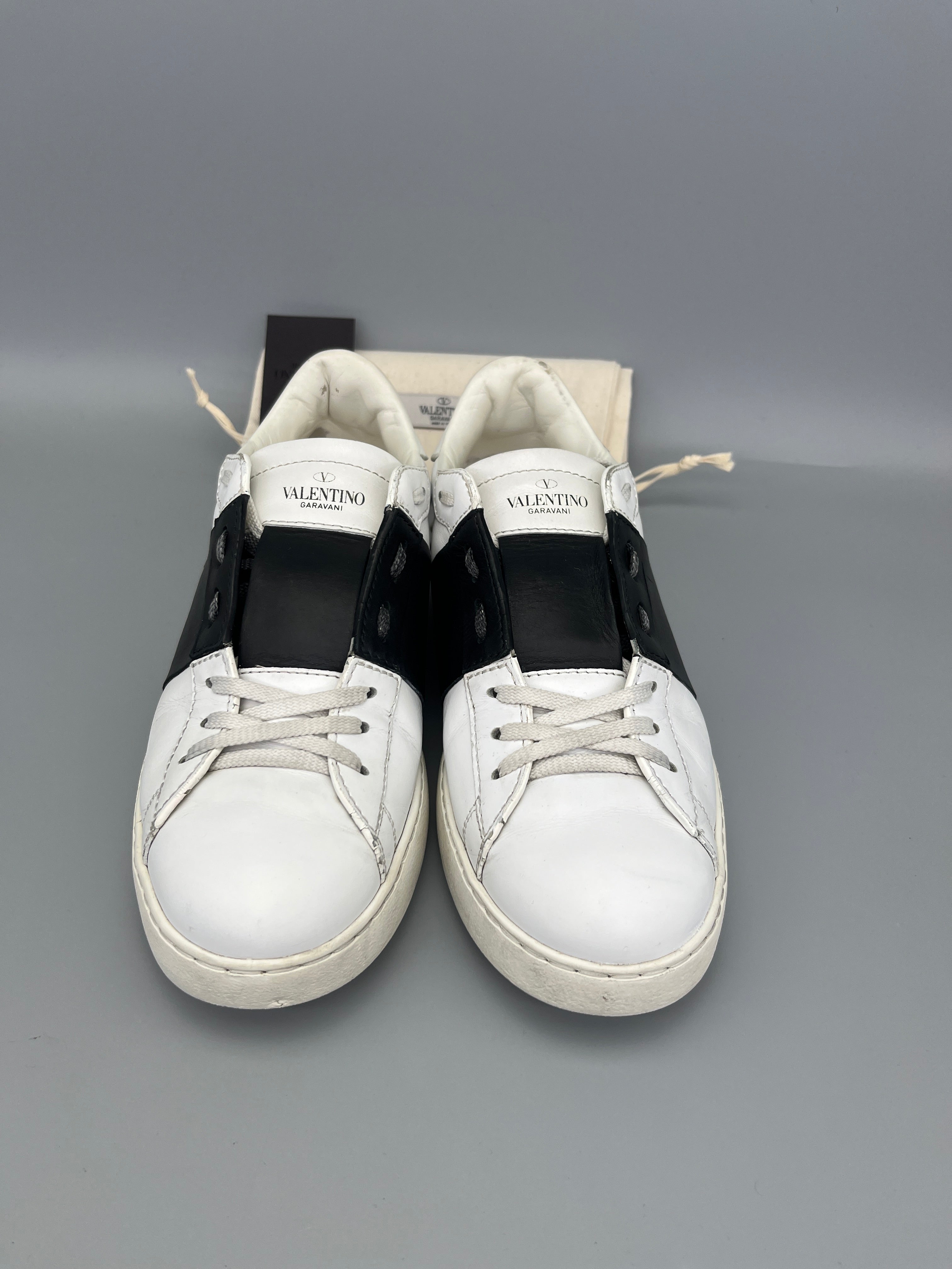 極美品VALENTINO ホワイト/ブラック スニーカー 38 Valentino Open Sneaker Black | 41 – The Grand Archive