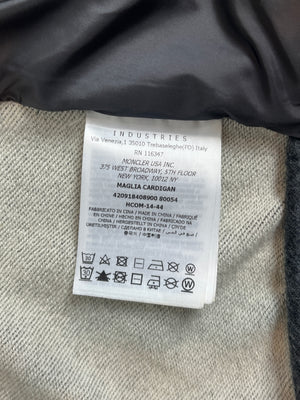 Moncer Maglia Cardigan Industries Tag Up close