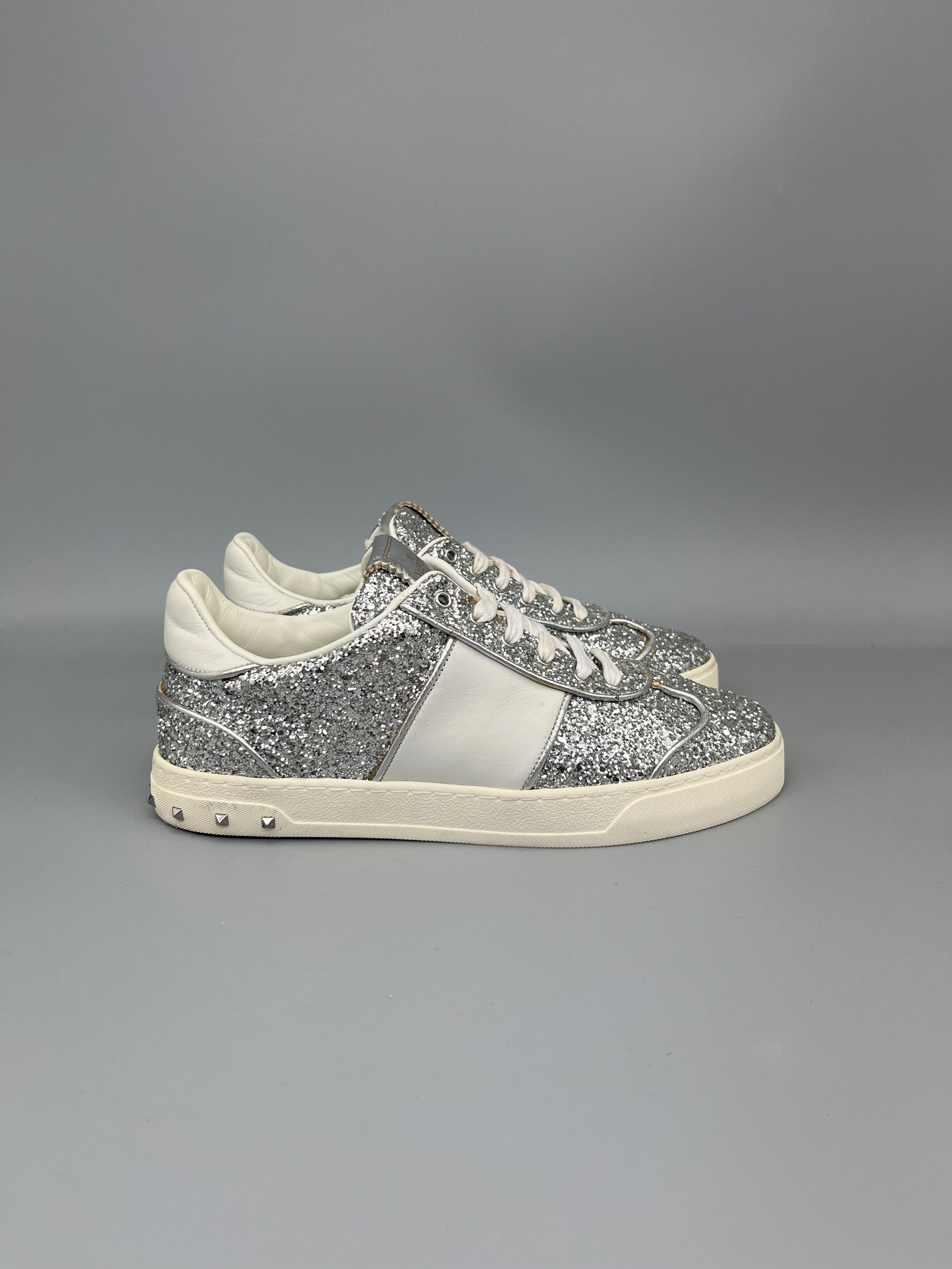 Valentino Garavani Flycrew Sneaker In Silver Glitter