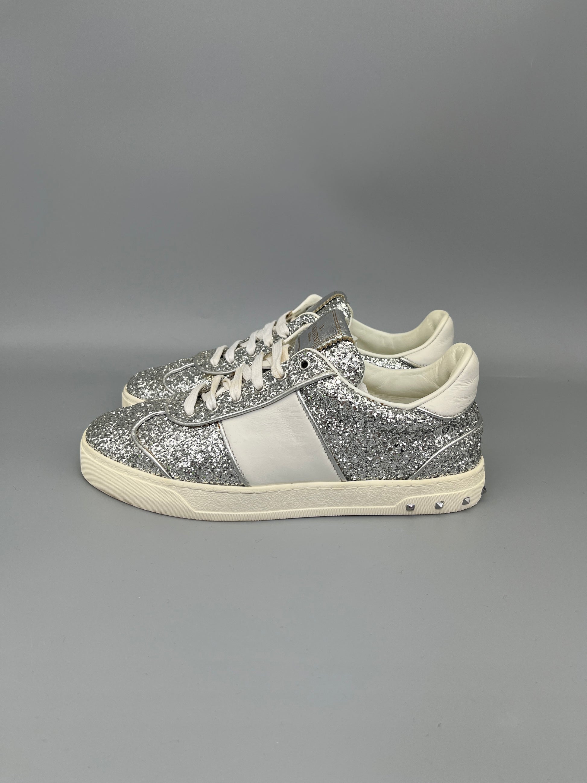 Valentino Garavani Flycrew Sneaker In Silver Glitter