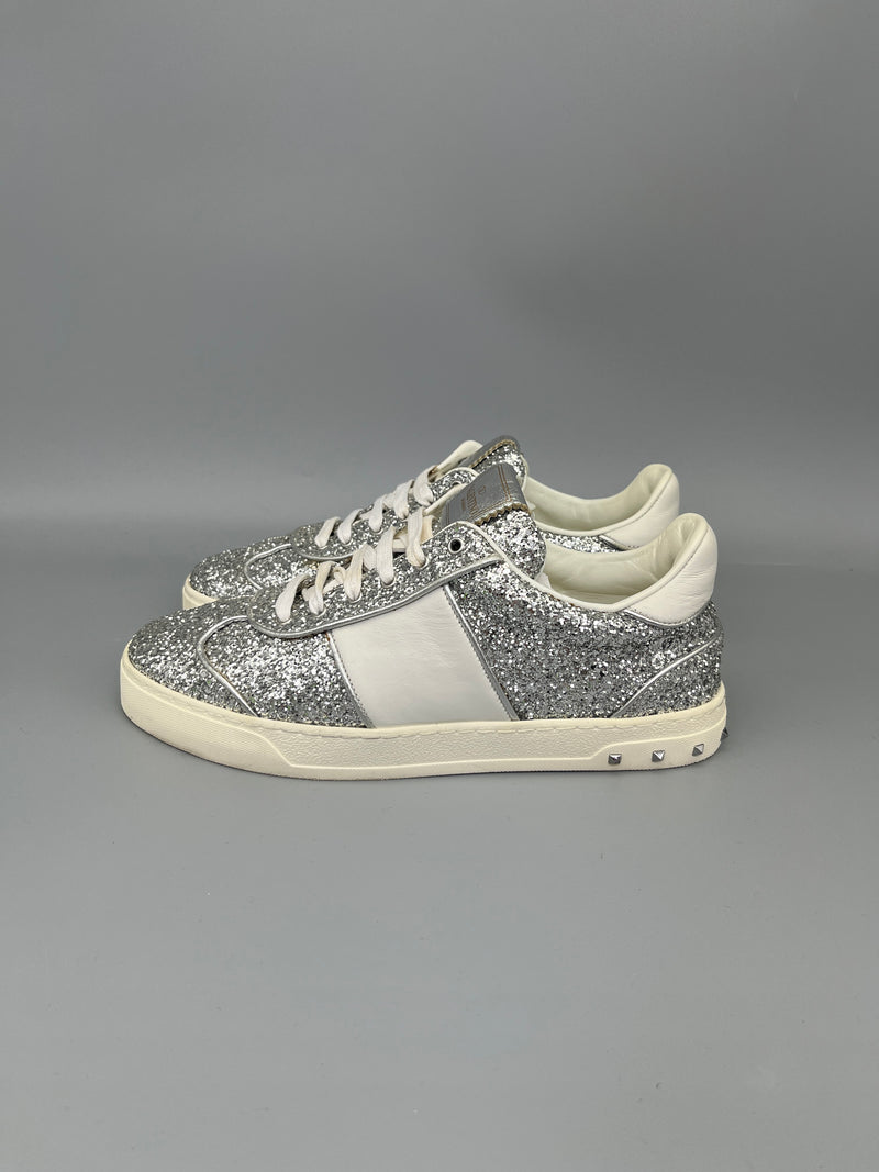 Valentino Garavani Flycrew Sneaker In Silver Glitter